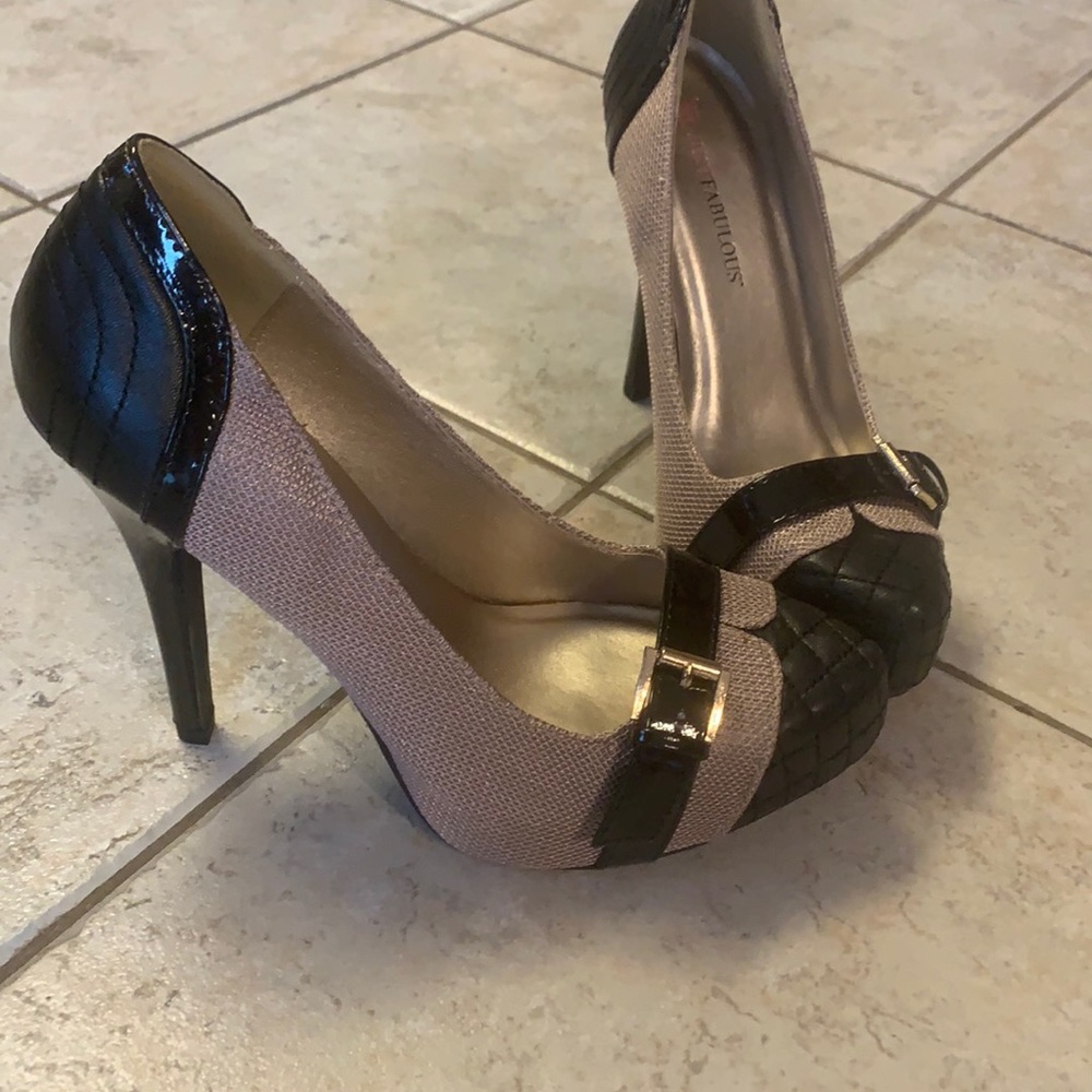 khaki/black pumps w/ gold buckle and 5” heel